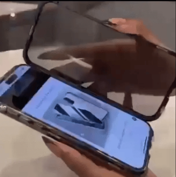 📱 IronShield™ – La Coque Qui Dit STOP Aux Écrans Cassés